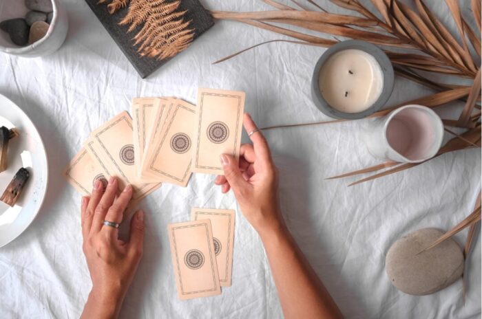 エキサイト玉弧（たまこ）先生（旧：玉藻先生）とは？占術や得意な悩みごとについて解説！