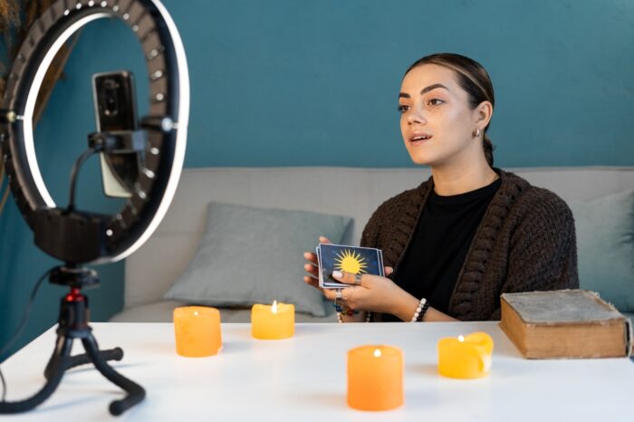 樋口 紫夕先生のいる「愛梨」とは？鑑定料の目安も！