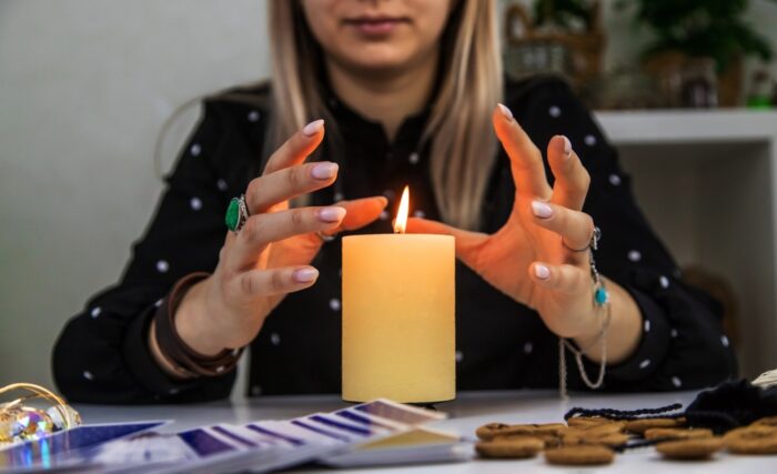 鳳占やかたの当たる先生5選！横浜中華街店の当たる占い師は？