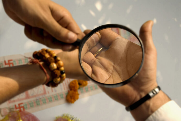 東明館は電話での占いも行っている? 東明館は電話での占いも行っている?