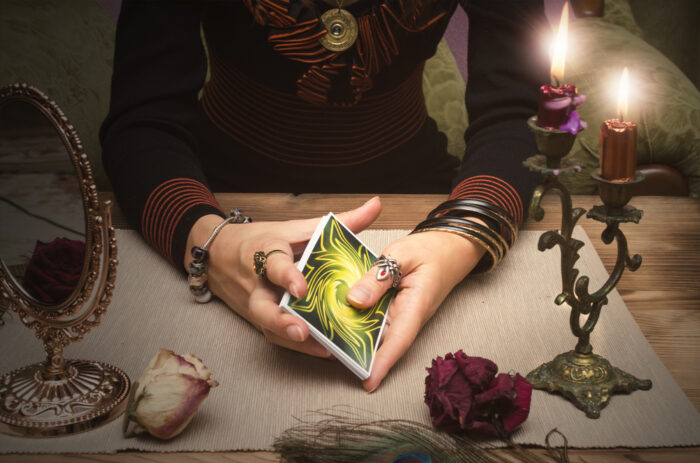 渋谷の占いでマツコを鑑定した先生は「原宿占い館 塔里木」のdainmt（ダイ）先生！