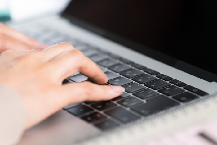 ネット占いのからくり③：素人ライターに鑑定結果を書かせる